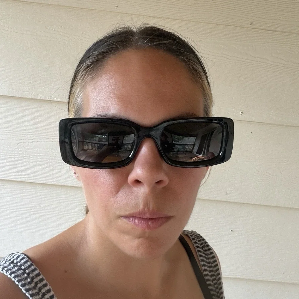 Vehla Tinka Black Rectangle Polarized Sunglasses Chunky Thick Frame Y2K
